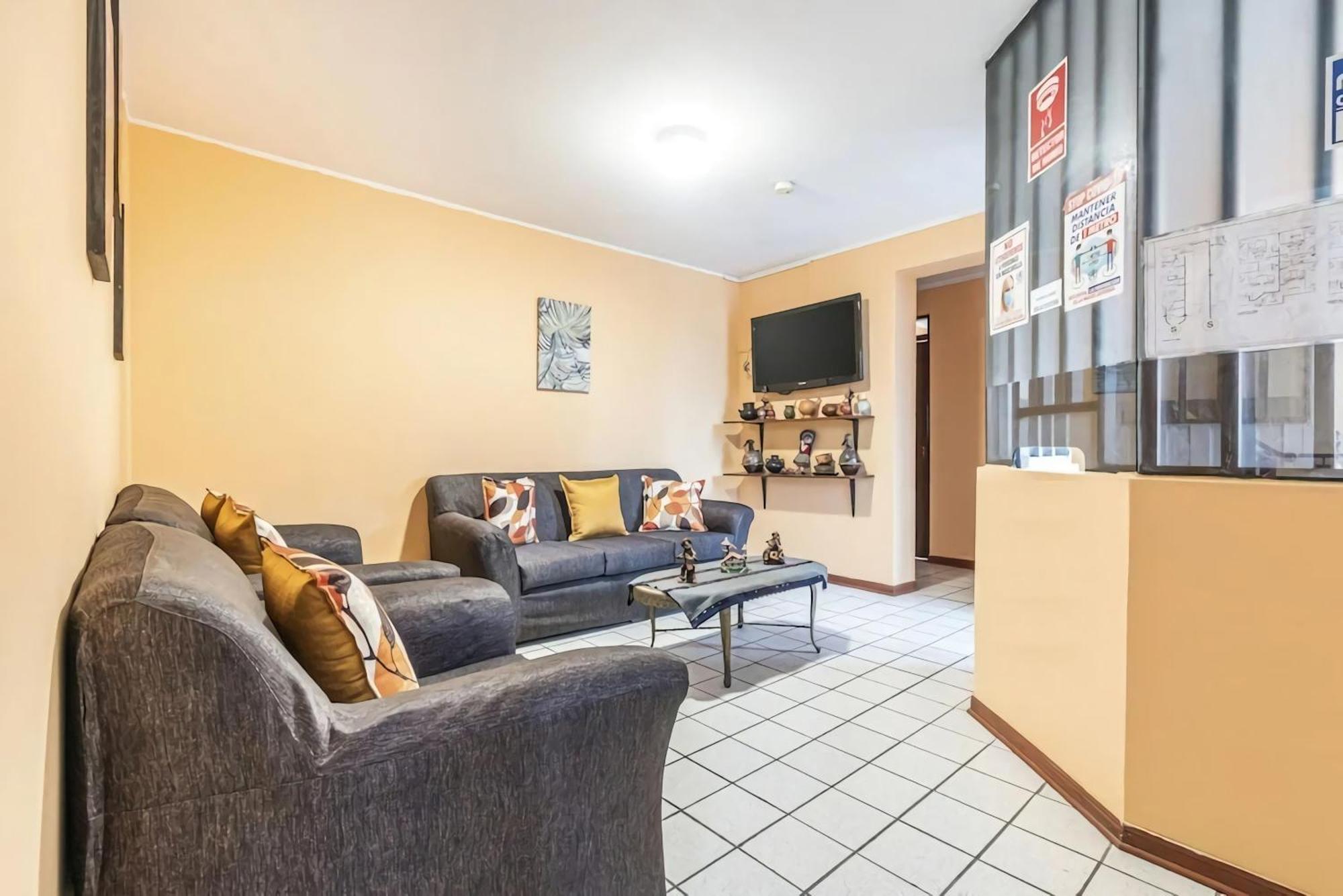 Kurmi Hostel Lima Airport Екстериор снимка