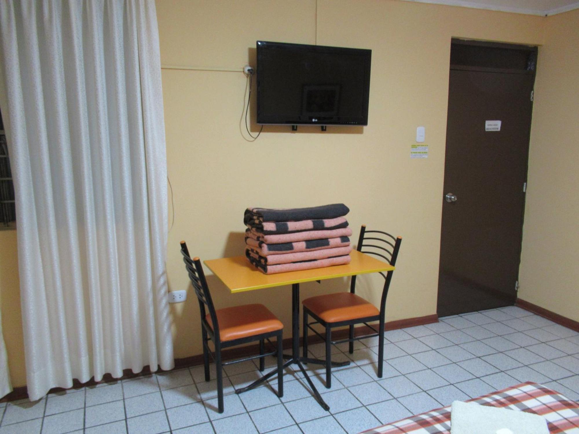 Kurmi Hostel Lima Airport Стая снимка